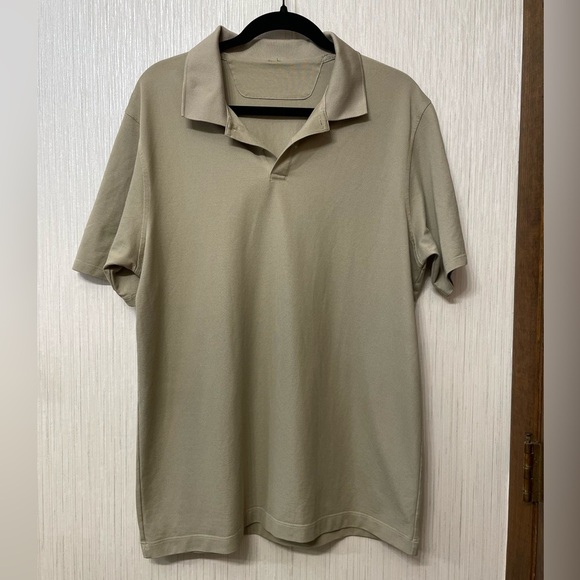 Lululemon Men’s Polo Shirt - Size M (20” P2P, 29.5” Length) - Classic & Minimal - Picture 3 of 5